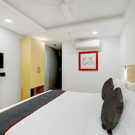 Super Townhouse Rajyash Rise Hotel Sarkhej Eksteriør billede