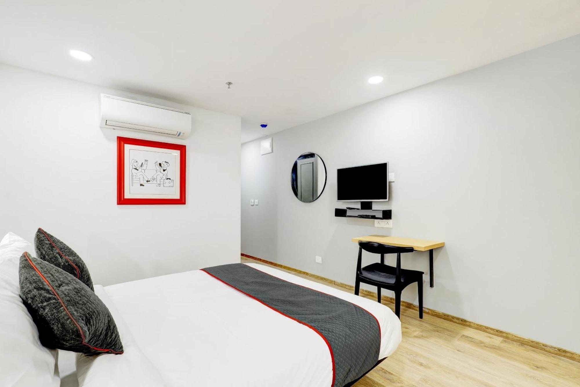 Super Townhouse Rajyash Rise Hotel Sarkhej Eksteriør billede